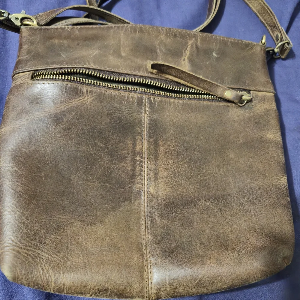 KomalC Chestnut Brown Leather Crossbody Bag Worn Leather Vintage Leather